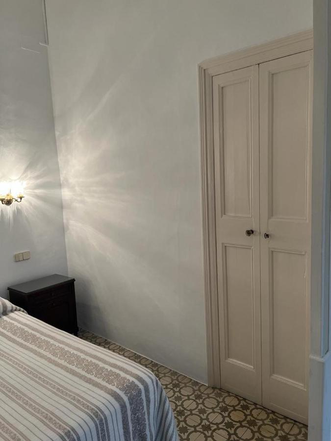 Family B&B Homefromhomees 산펠리우데기솔스 외부 사진